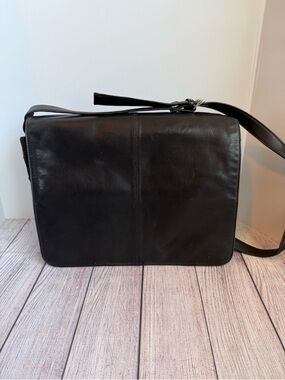 WILSONS Leather Canvas Black Messenger Bag